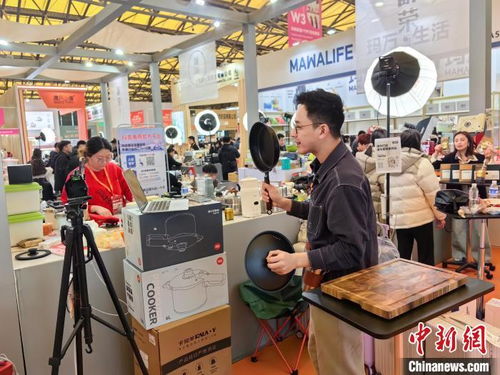 萬(wàn)商云集浦江畔 上海開(kāi)春掀起“展會(huì)熱”，日用百貨電商與線下交易并駕齊驅(qū)